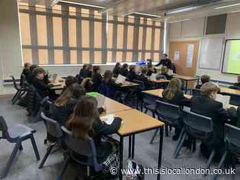 Group book sessions aims to encourage Epping school 's students to read