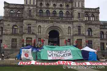B.C. legislature protest camp disrupts throne speech ceremonies