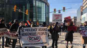 Protesters block Yonge Street, Soudan Avenue in support of Wet'suwet'en protests