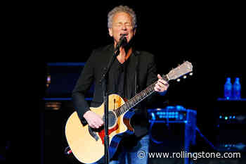 Lindsey Buckingham Announces 2020 Solo Tour