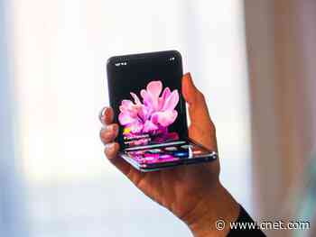 Samsung Galaxy Z Flip is a bendy beauty     - CNET