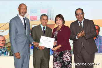 El MAP galardona con la Medalla al Mérito al doctor Enriquillo Matos - Periódico El Caribe - Mereces verdaderas respuestas - El Caribe