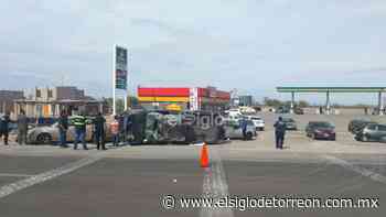 Vuelca camioneta en San Pedro; choca a 4 vehículos estacionados - El Siglo de Torreón
