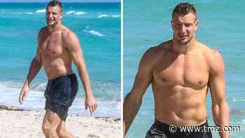 Rob Gronkowski Shows Off Ripped Body in Miami