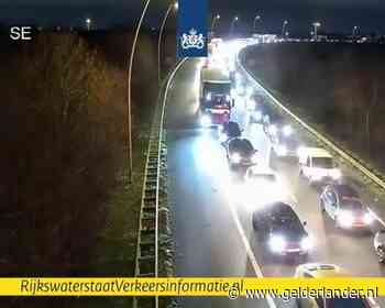 Asociale motorrijder verliest rijbewijs als hij rakelings langs andere bestuurders racet in drukke spits op A2