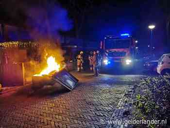 Aanhanger gaat in vlammen op in Wageningen