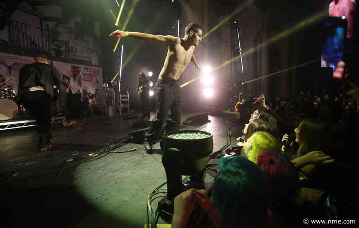 Watch Slowthai pop champagne and crowdsurf during Mura Masa collaboration at the NME Awards 2020