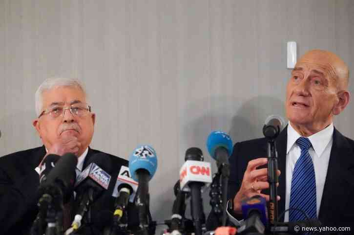 Israel ex-PM Olmert defiantly rallies behind Palestinian leader