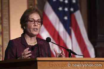 Ousted Ukraine ambassador urges students to pursue diplomacy