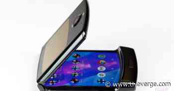 Motorola Razr review: folding flip phone flops