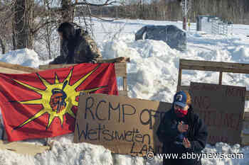 Rail services continue to feel brunt of anti-pipeline protests across Canada