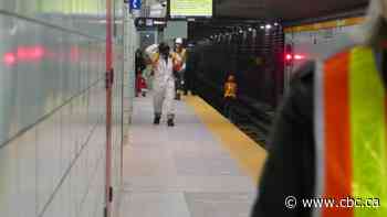 Service resumes after derailment shut down subway on downtown stretch of Line 1