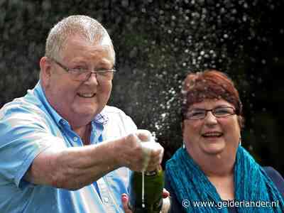 Schatrijke clubeigenaar (71) geeft vanuit het graf een miljoenenfeest in Trump-hotel