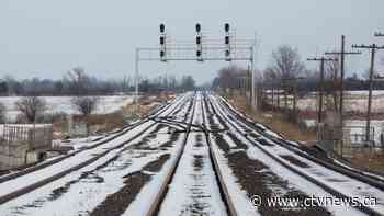 Federal minister, B.C. premier try for meetings with chiefs over blockades