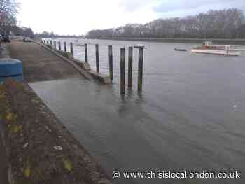 WANDSWORTH: Putney high tide