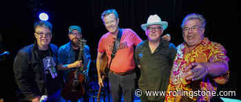 Mojo Nixon, Jon Langford Debate Alt-Country, Sing Johnny Cash’s ‘Big River’
