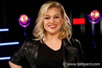 Kelly Clarkson 'Blown Away' by Valentine's Day Gift from 'Voice' Coaches: Watch
