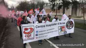 Deux manifestations pour l'hôpital public à Arras - La Voix du Nord