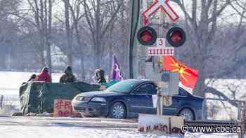 Federal Indigenous minister to meet Mohawk leaders at eastern Ontario rail blockade