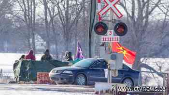 Ont. rail blockade still in place as police keep watch