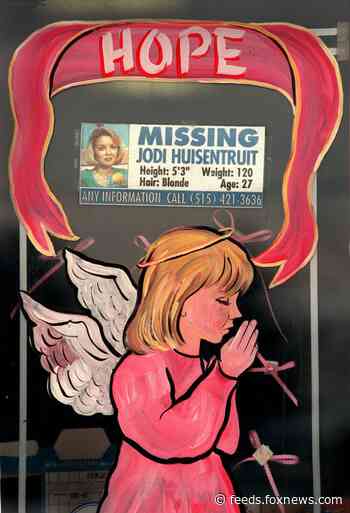 Missing Iowa TV journalist Jodi Huisentruit's family still searching years later, doc reveals: ‘It's horrible'