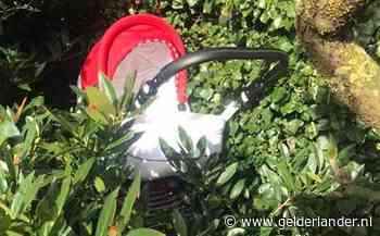 Kinderwagen gevonden bij dorpshuis in Nederasselt; baby en begeleider zijn spoorloos