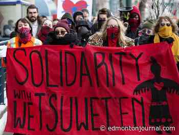 Wet'suwet'en supporters in Edmonton take to the streets, one taken into custody - Edmonton Journal