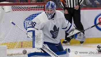 Matthews 2-point night helps Maple Leafs double up Senators