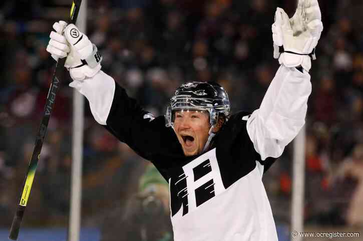 Toffoli scores NHL’s first outdoor hat trick, Kings beat Avalanche