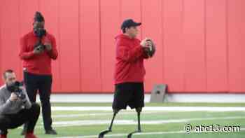 Houston Roughnecks give double amputee quarterback 'life-changing experience' - KTRK-TV
