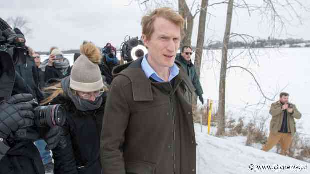 Minister reports 'modest progress' after blockade talks with First Nation