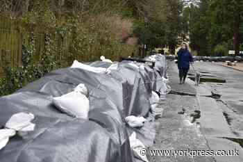 FLOODS York prepares in pictures