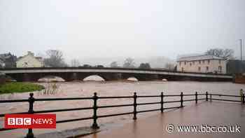In pictures: Storm Dennis batters Wales - BBC South East Wales