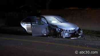 Driver loses control of vehicle, crashes into pole, wall near Fig Garden