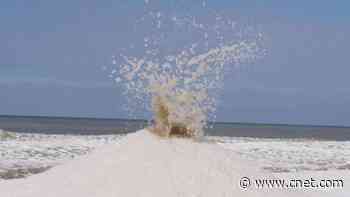 Freaky-looking 'ice volcanoes' erupt from frigid Lake Michigan     - CNET