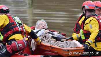 Clirio a chyfri'r gost wedi difrod Storm Dennis