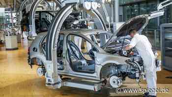 30 Jahre nach dem D-Mark-Schock: "Wir sehen Vorboten einer Wiedergeburt der ostdeutschen Industrie" - DER SPIEGEL