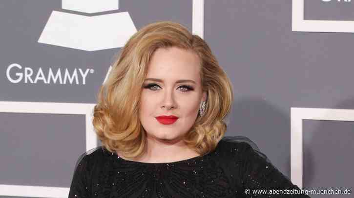 Sängerin hat abgenommen - Adele ist dünn: Video aus Kneipe entzückt Fans - Abendzeitung