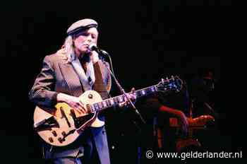 'Joni Mitchell werkt aan rentree na hersenbloeding'