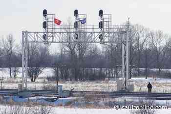Business groups call on Ottawa to end to rail blockade stranding goods worth millions