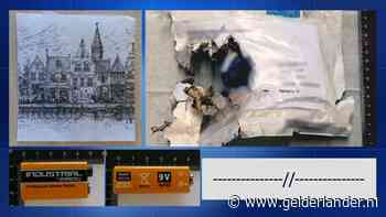 Afperser ondertekende bombrieven met streepjes