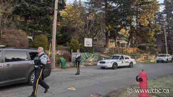 Protest outside B.C. premier's home amid Wet'suwet'en dispute leads to 3 arrests