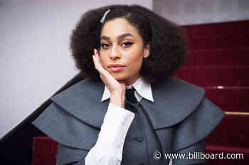 Celeste Haunts the Audience With 'Strange' Performance at 2020 Brit Awards
