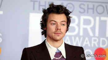 Harry Styles robbed at knifepoint in London on Valentine's Day