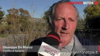 Erba alta e pozzetti scoperti: marciapiedi impraticabili in via Mattarella - Agrigento Notizie