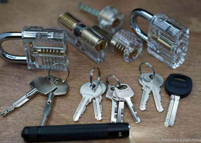 Transparent lock picking practice set hits Kickstarter $69