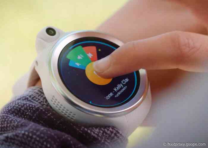 Fennec kids smartwatch connects family and friends