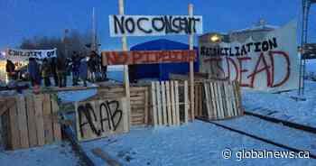 Protesters block rail line west of Edmonton in solidarity with Wet’suwet’en