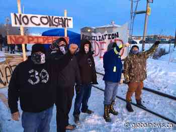 Demonstrators block rail line west of Edmonton in solidarity with Wet’suwet’en