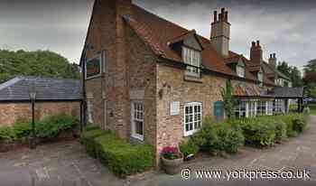 Man arrested after making threats with knife in York pub